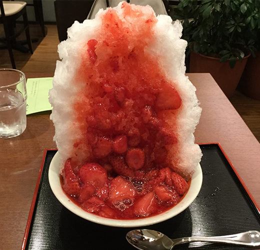 Different kind of shaved ice in the world